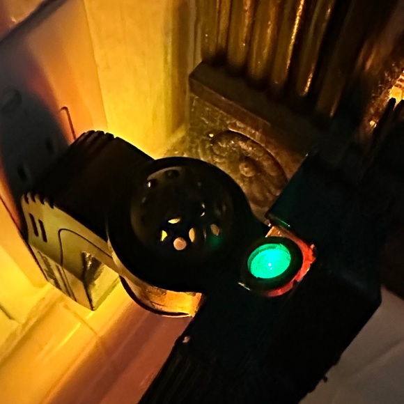 Halloween Haunted House Wallflower plug in - Picture 8 of 9